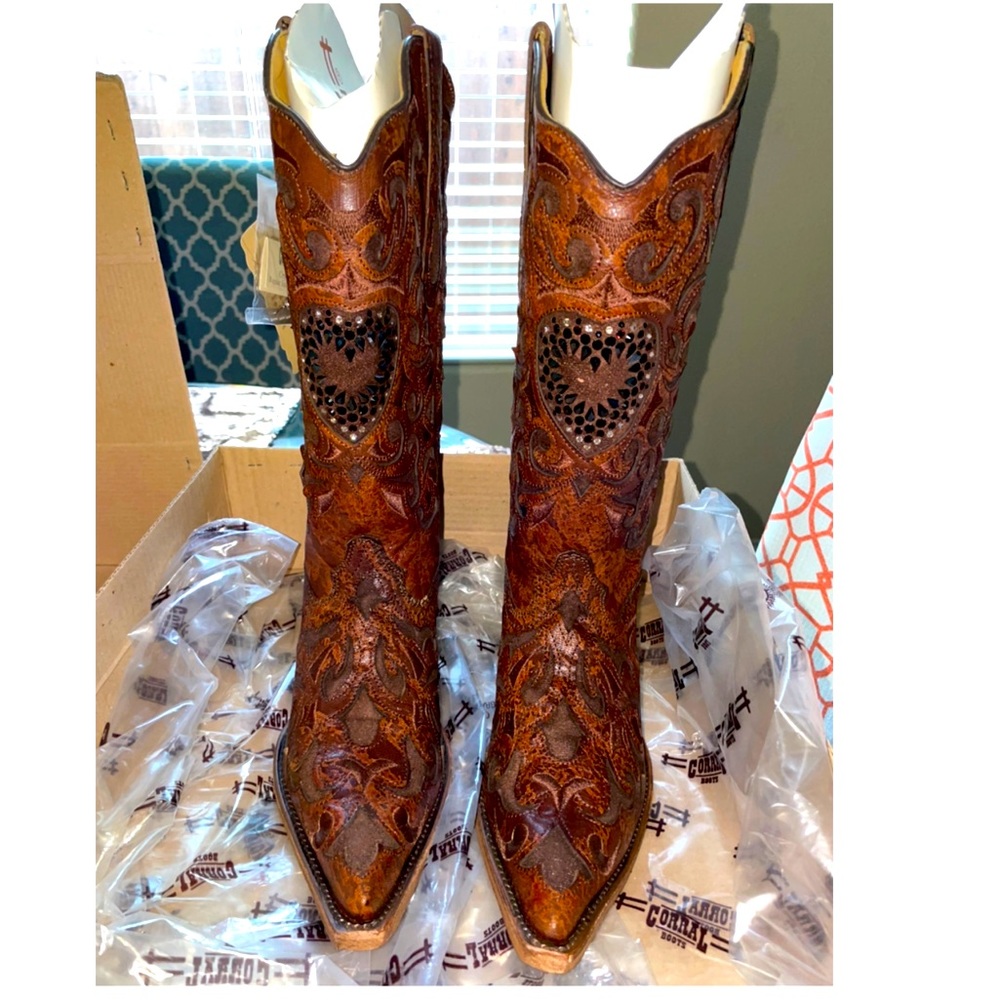 NEVER WORN women’s Corral Boots